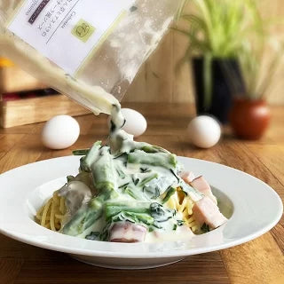【冷凍】ほうれん草とアスパラのカルボナーラ風ソース aAttA・Gratissimo